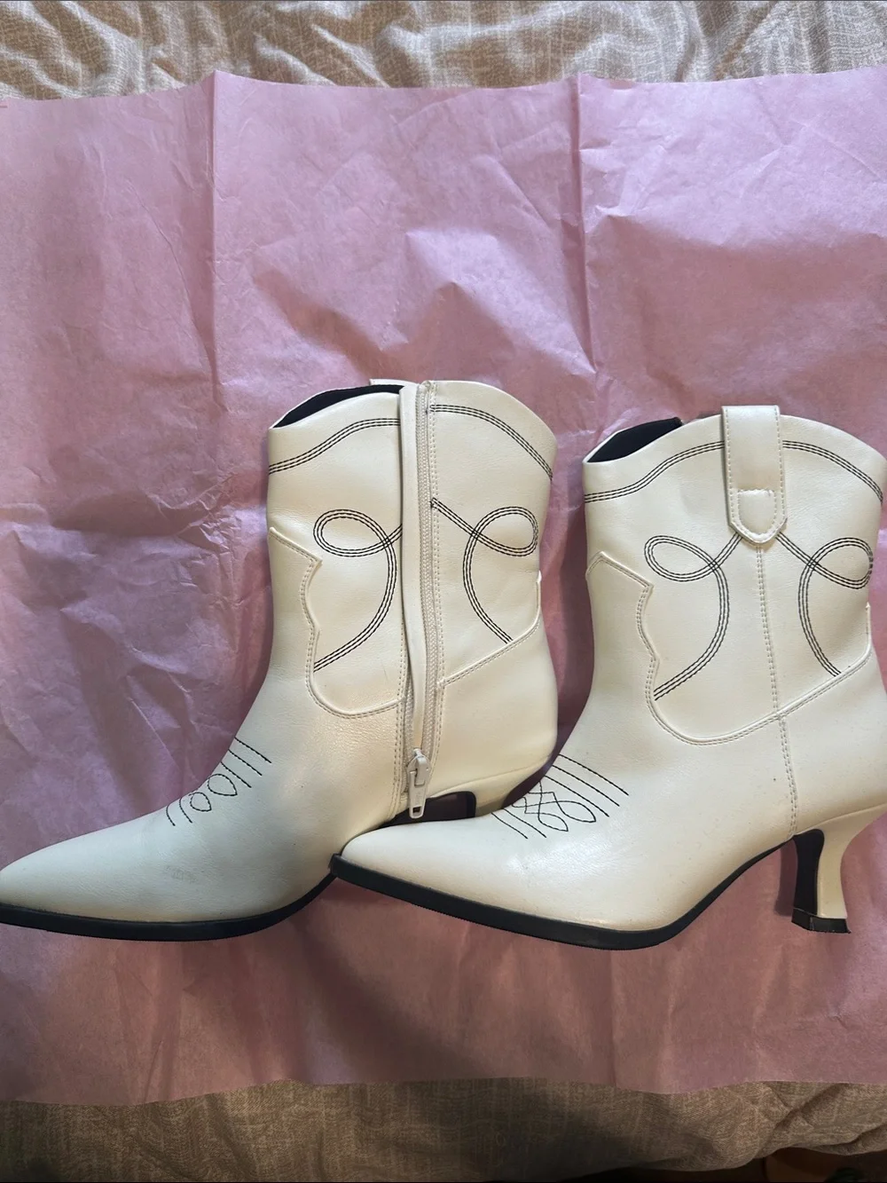 Women's Cream Pointed-Toe Western Ankle Boots